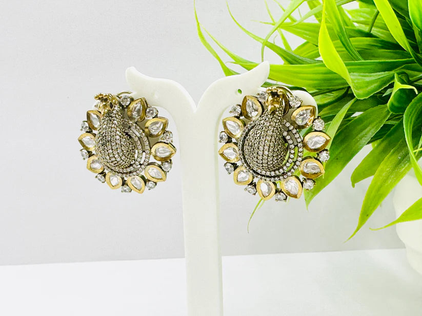 ELEGANT ANTIQUE KUNDAN AND AD STUDDED PEACOCK DESIGNED EARRING