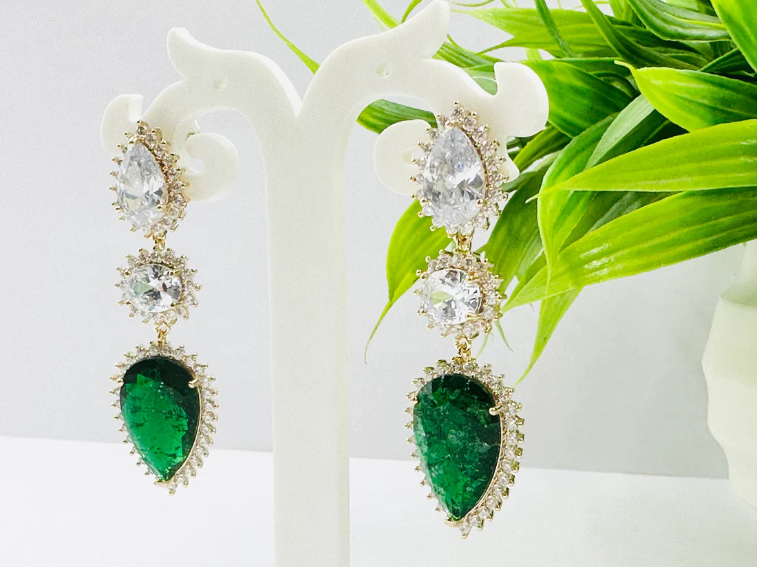 STUNNING EMERALD GLASS STONE EARRINGS