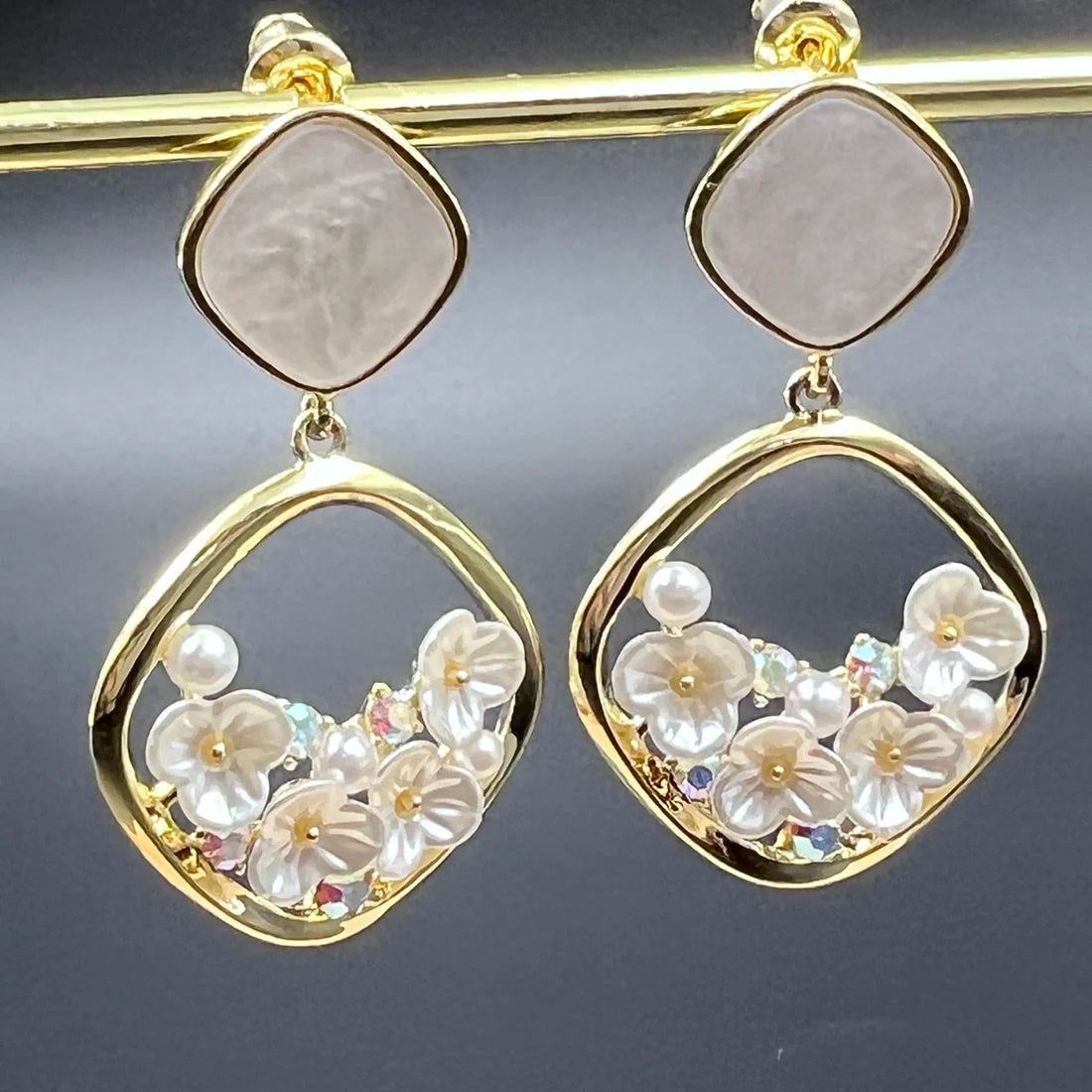 ELEGANT ANTI TARNISH WHILE FLOWER DESIGNED EARRINGS
