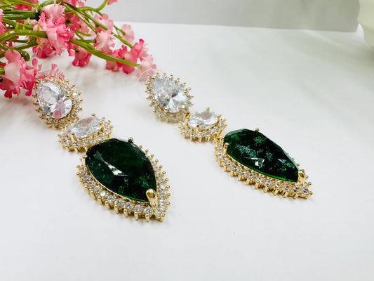 STUNNING EMERALD GLASS STONE EARRINGS