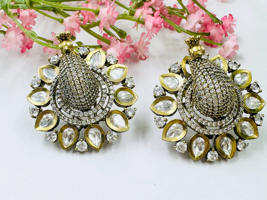 ELEGANT ANTIQUE KUNDAN AND AD STUDDED PEACOCK DESIGNED EARRING
