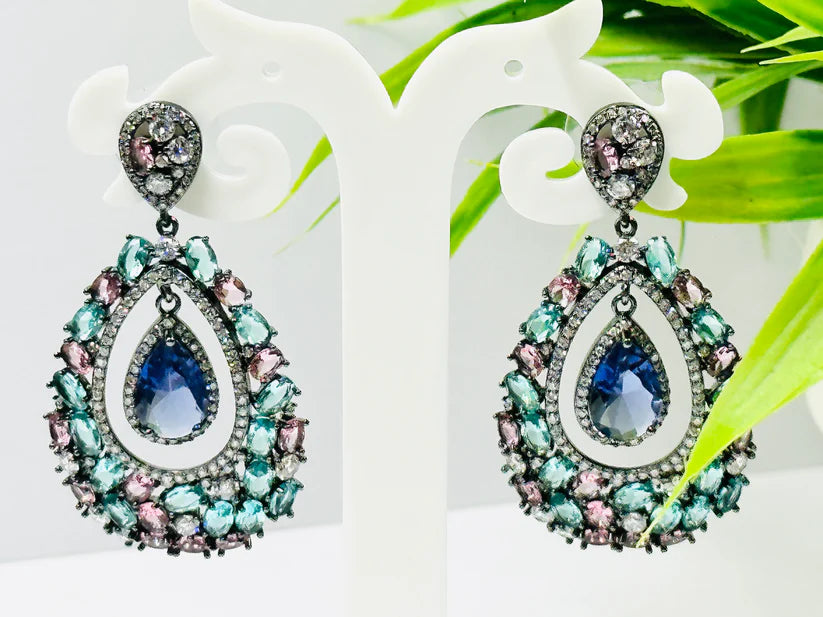 STUNNING VINTAGE LOOK STONE STUDDED EARRINGS