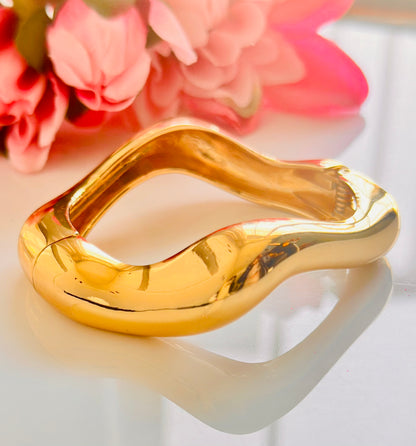 Liquid Wave Hinged Bangle