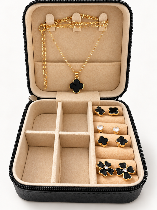Clover Pendant Necklace & Earrings Hamper