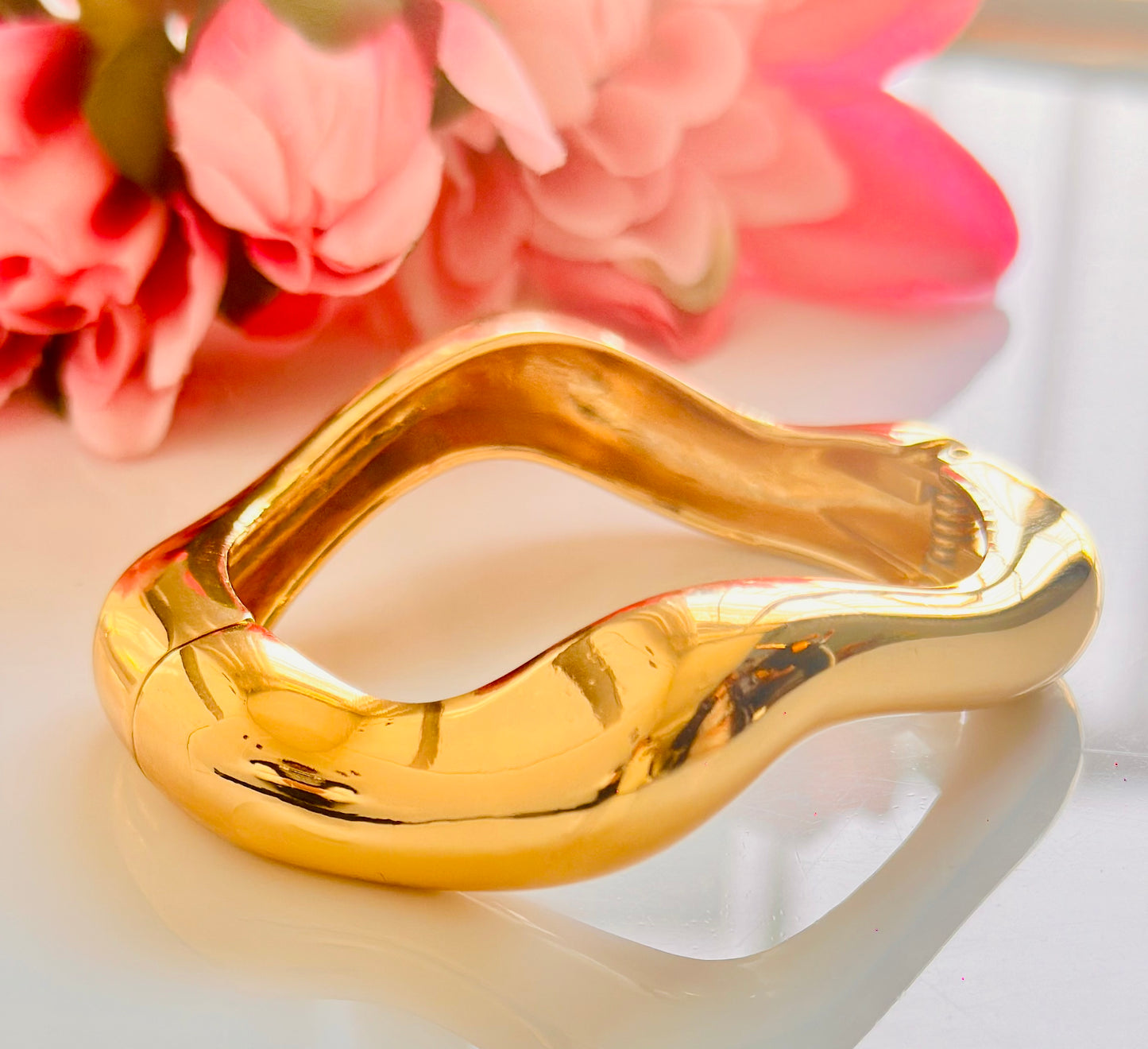 Liquid Wave Hinged Bangle
