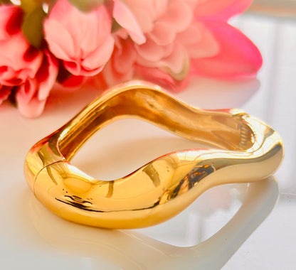 Liquid Wave Hinged Bangle