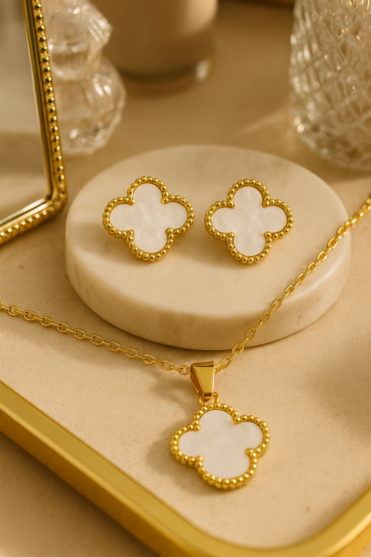 White Floral Pendant Set