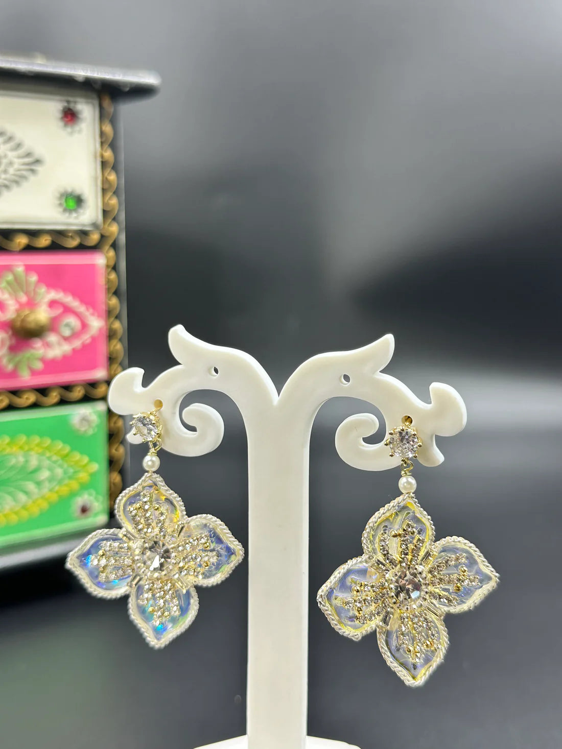 BEAUTIFUL WHITE FLOWER MULTICOLOR REFLECTION EARRING